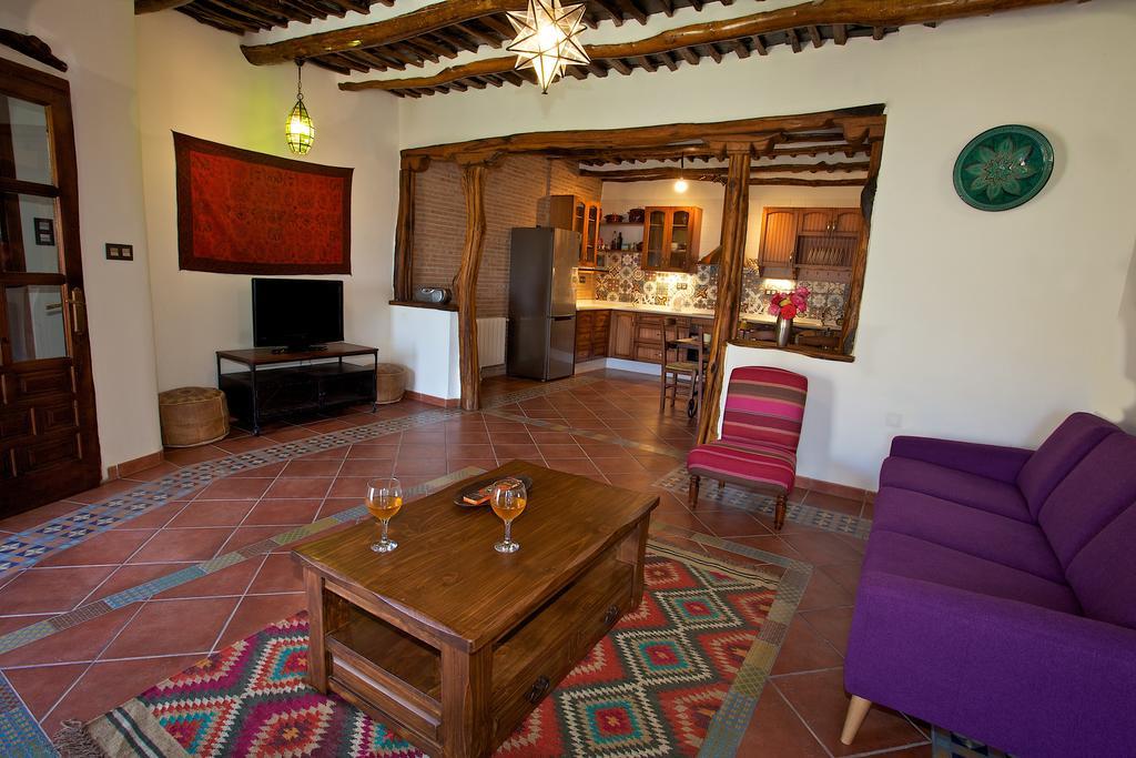 Casa Carole - 3 Bedroom Luxury Apartment Bubion